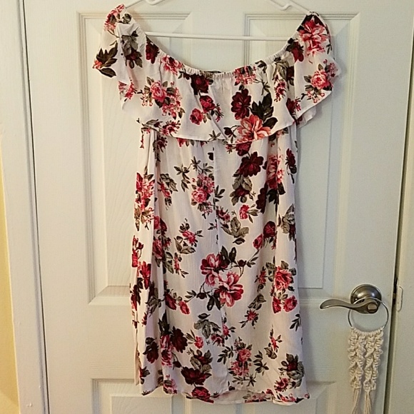 Off the shoulder floral dress - Picture 4 of 5